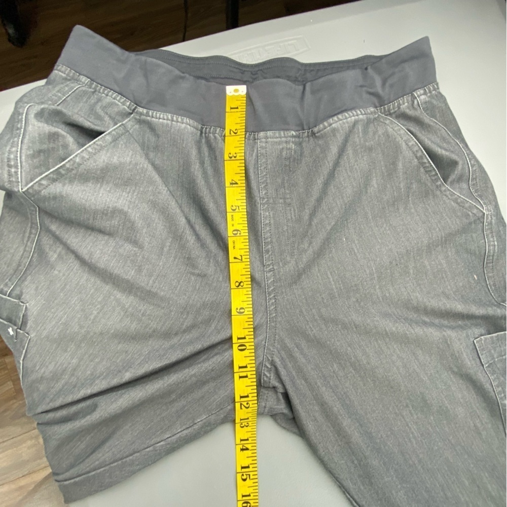 FIGS gray pocket leg nursing medical pants size medium - Picture 9 of 16